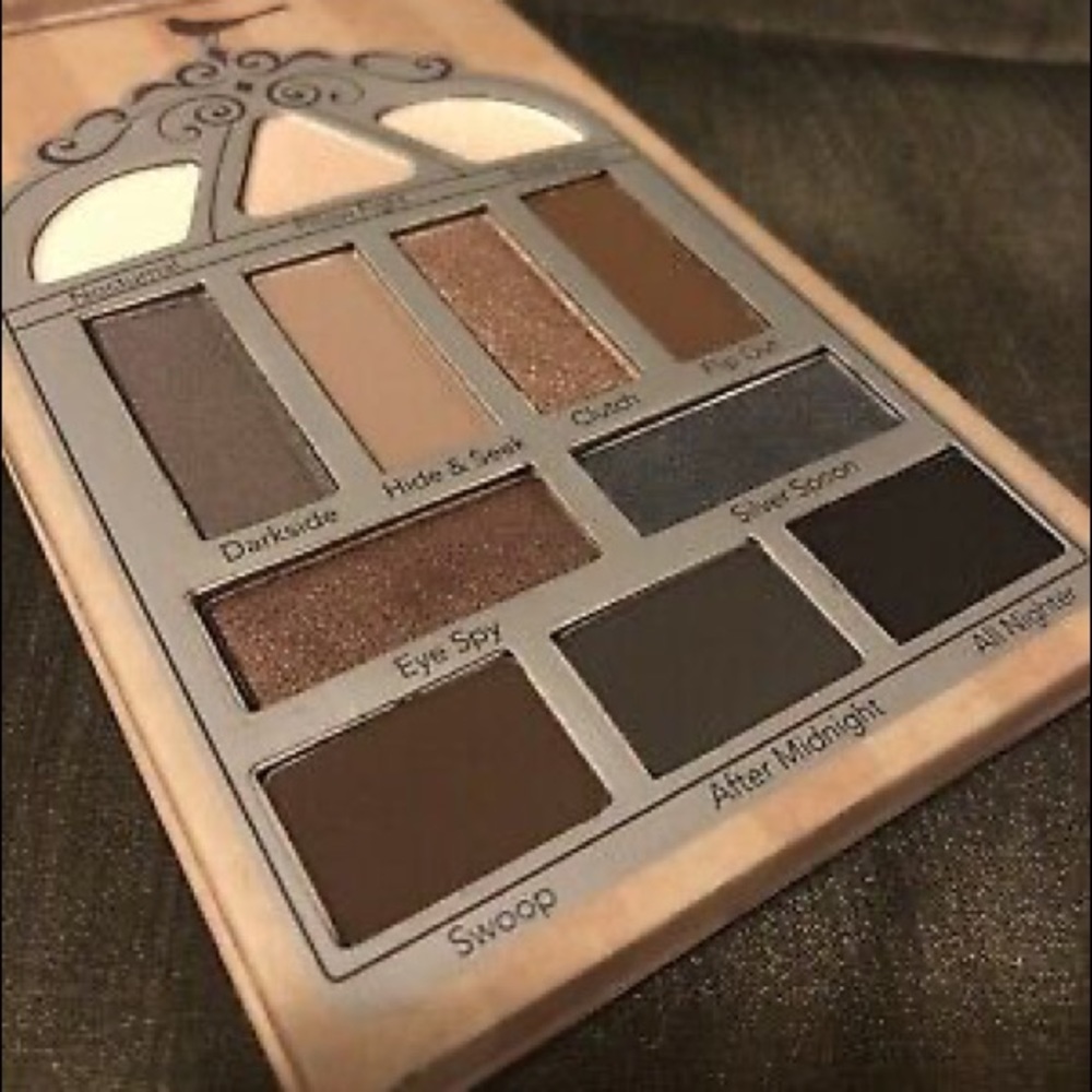 Pretty Vulgar nightingale eyeshadow palette